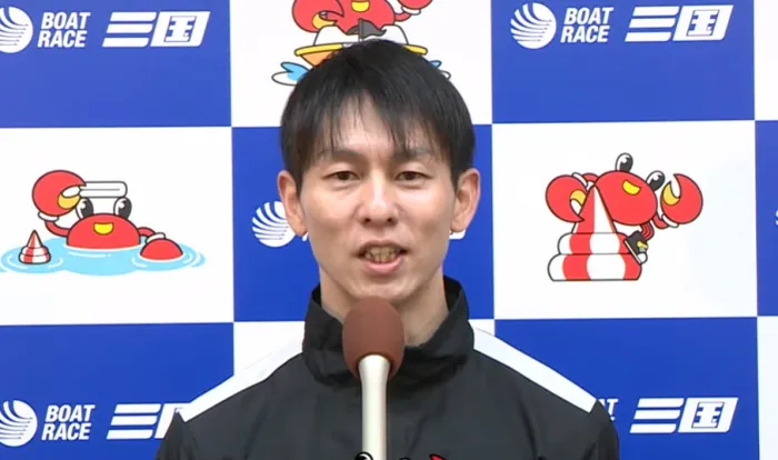 インタビューを受けている森悠稀