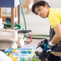 モーター調整を行う毒島誠