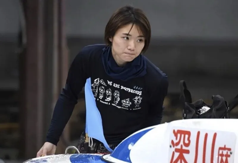 レースに臨む深川麻奈美
